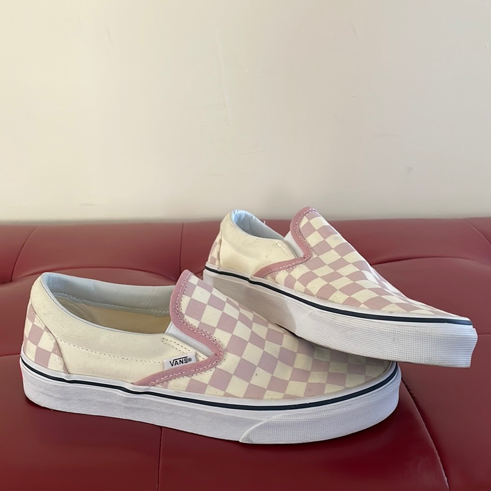 Checkerboard slip on